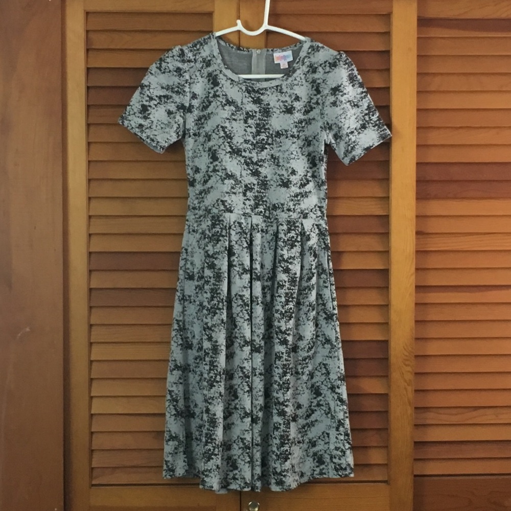 LuLaRoe black and grey short sleeve dress